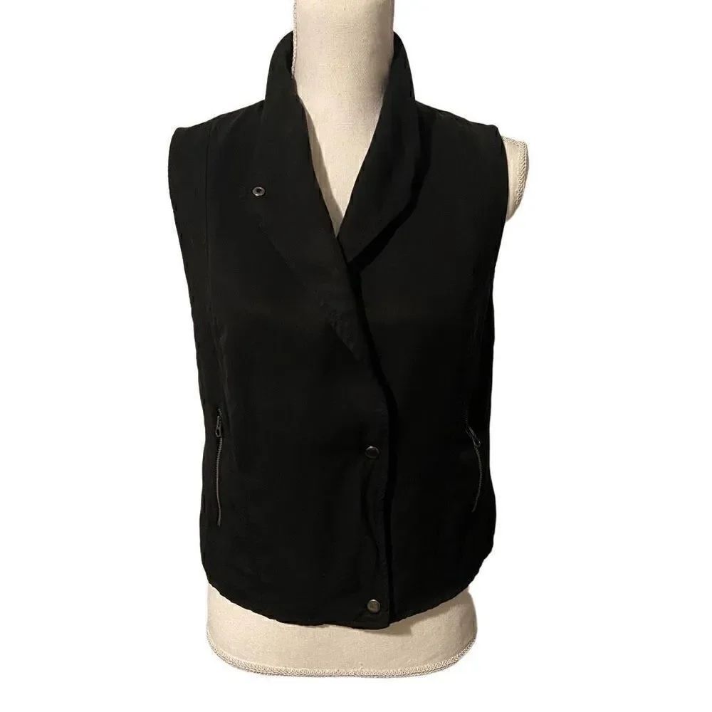 Banana Republic Lightweight Vest 